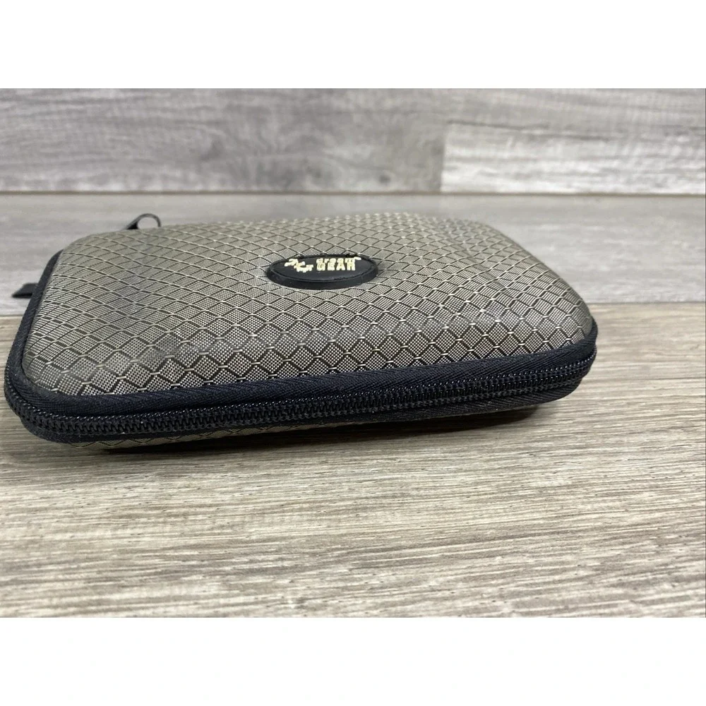 dreamGEAR Nintendo DS &‎ DS Lite Zipper Case Black Silver